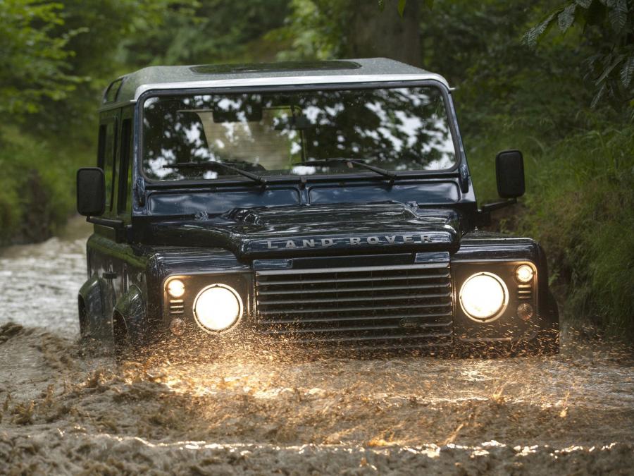  Land Rover Defender 90 Station Wagon 2007 года  (EU) (фото 3 из 25)